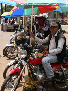 050210-mototaxi.jpg