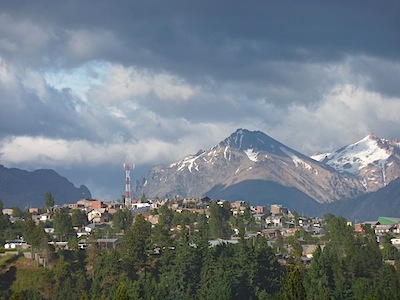 The city of Bariloche with a mountain backdrop