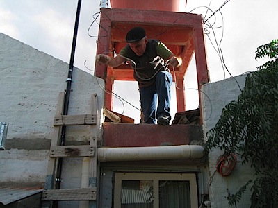 Laying cables to the antenna