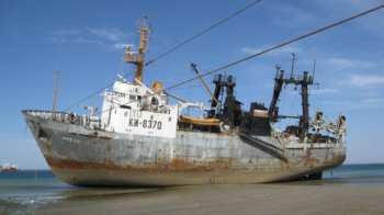 My bicycle is in the middle of the hull
