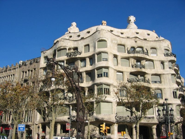 worldtrip-7b-spain-gaudi_1