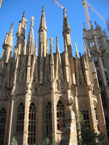 worldtrip-7b-spain-gaudi_24